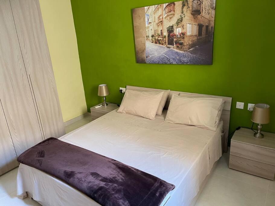 Sunset Apt Modern 1 Bedroom Apt Near The Beach Birzebbuga Exterior photo